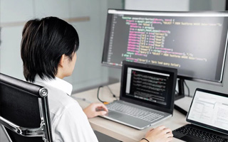 淄博 ,php声明和调用变量的符号是什么？